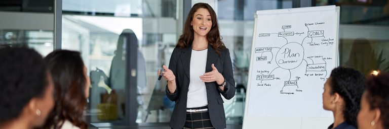 Breaking the Hierarchy: The Importance of Clear and Open Internal Communication